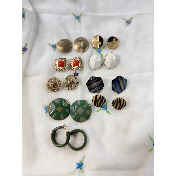 Vintage Jewelry - Vintage Earrings Lot 9 Pairs Retro Tone‎ Enamel Rhinestone Animal Print Green